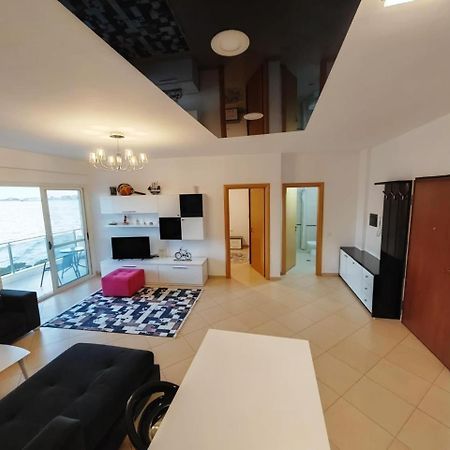 Asta Apartments Free Private Parking วญอเรอ ภายนอก รูปภาพ
